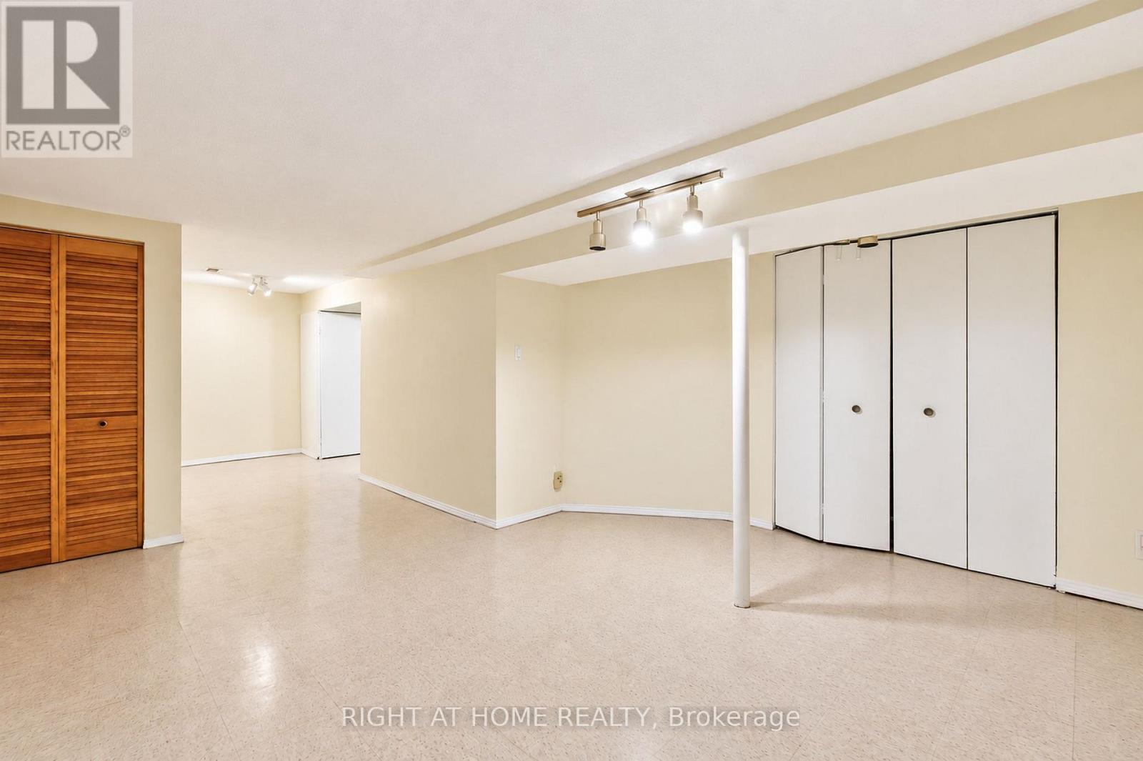 68 Trott Square Property Photo 16