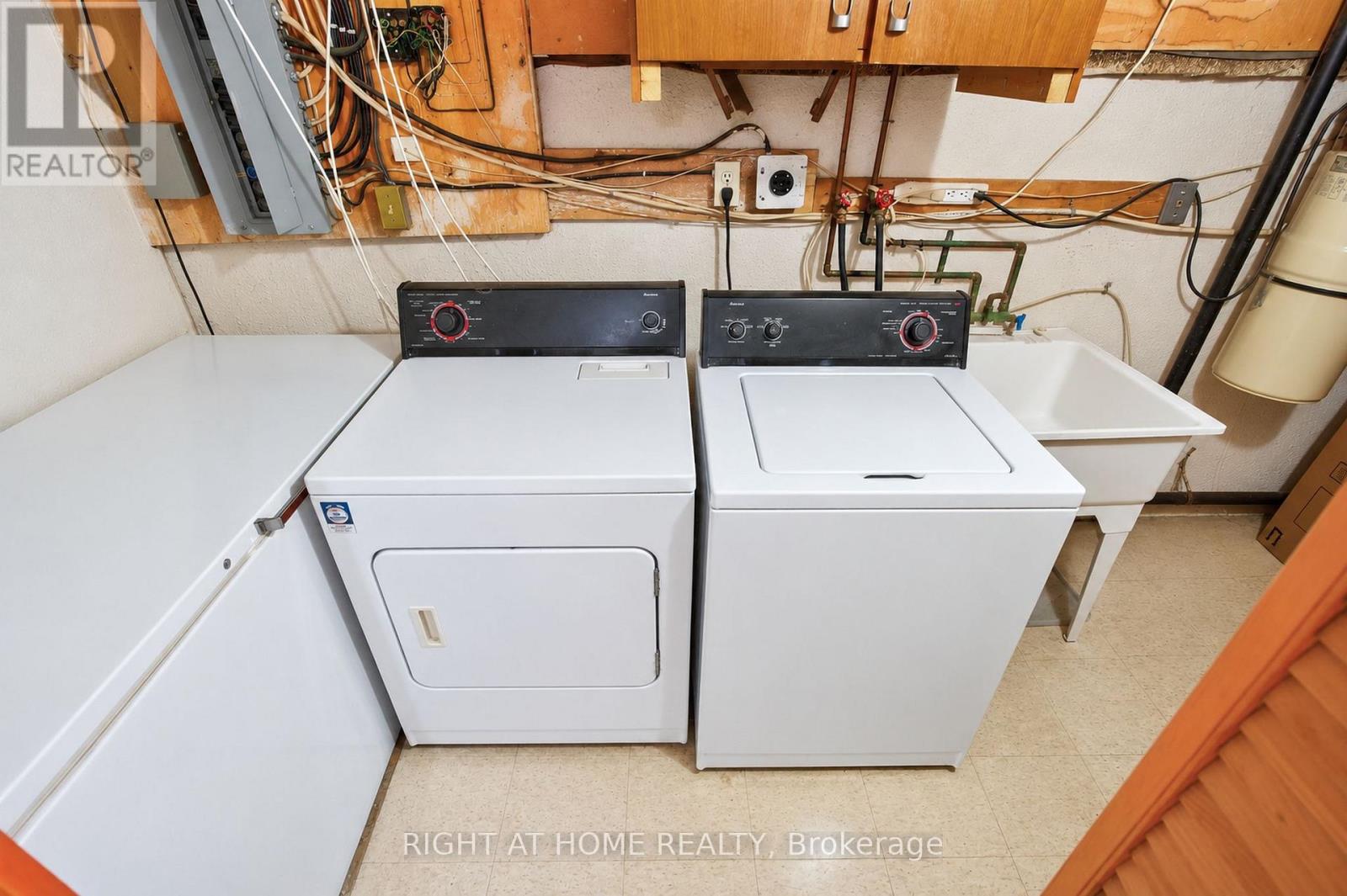 68 Trott Square Property Photo 17