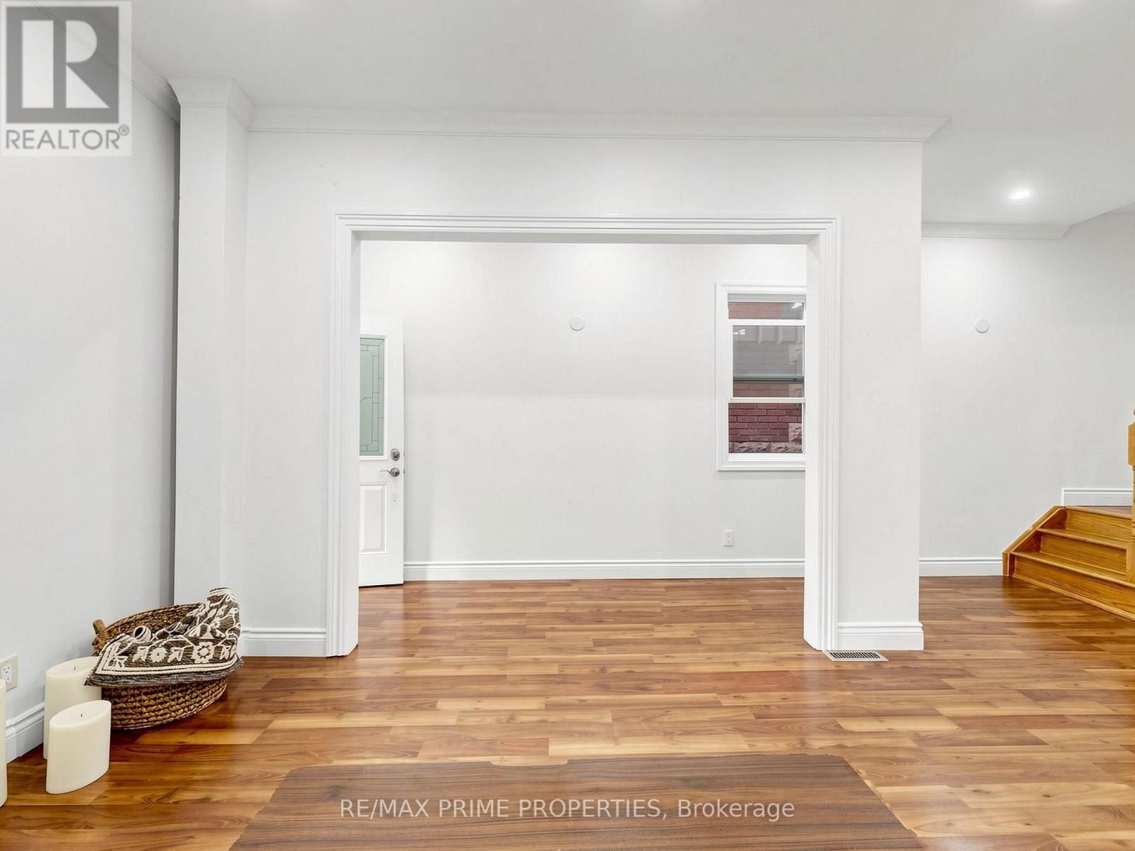 18 Dentonia Park Avenue Property Photo 5