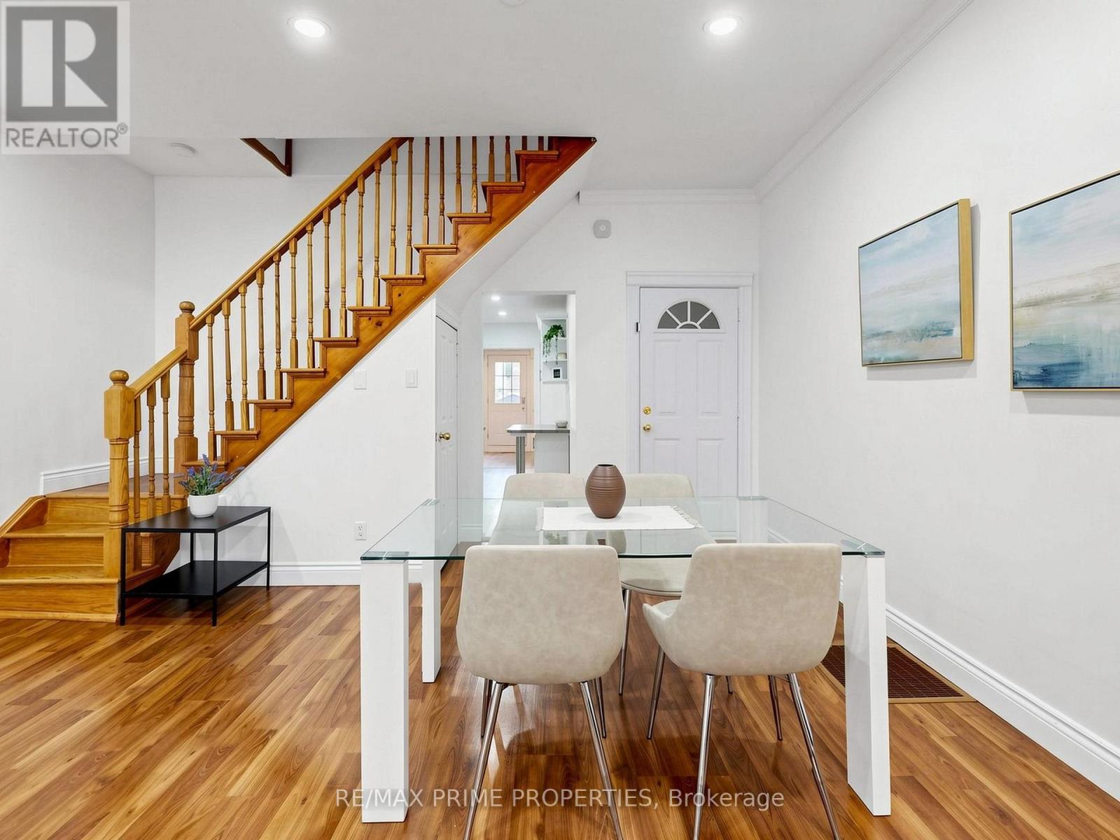 18 Dentonia Park Avenue Property Photo 6
