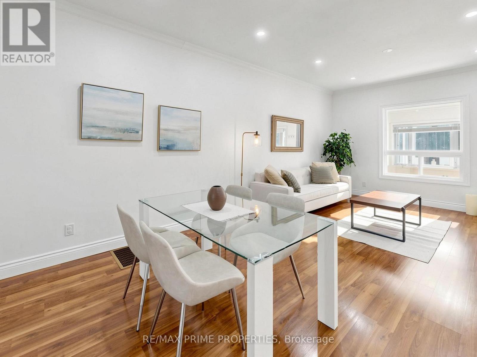 18 Dentonia Park Avenue Property Photo 8
