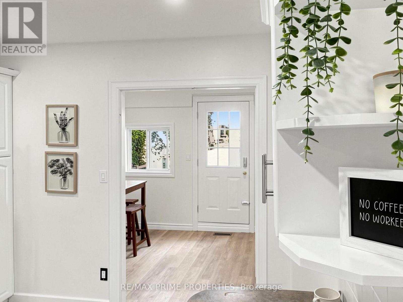 18 Dentonia Park Avenue Property Photo 13