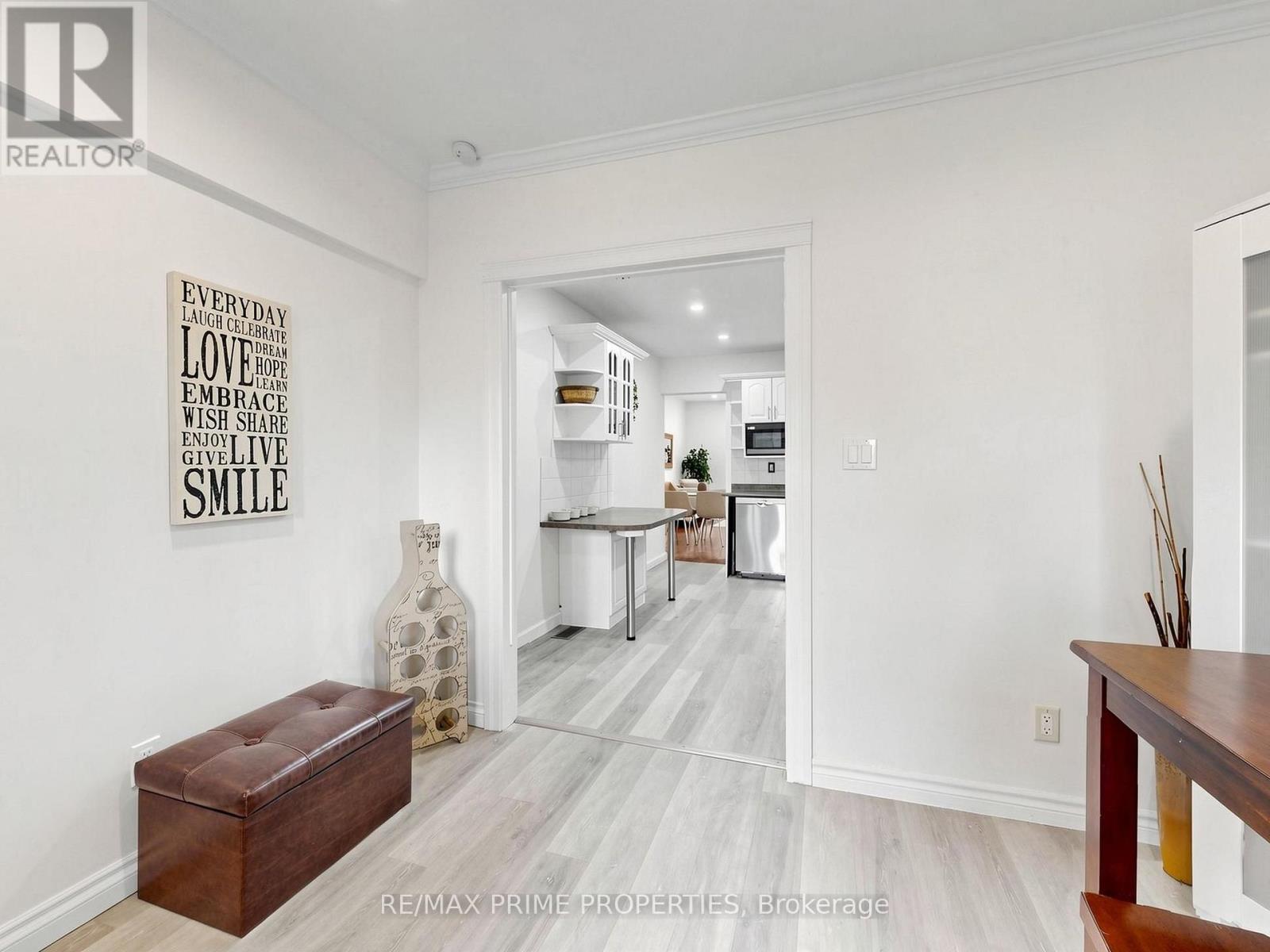 18 Dentonia Park Avenue Property Photo 16