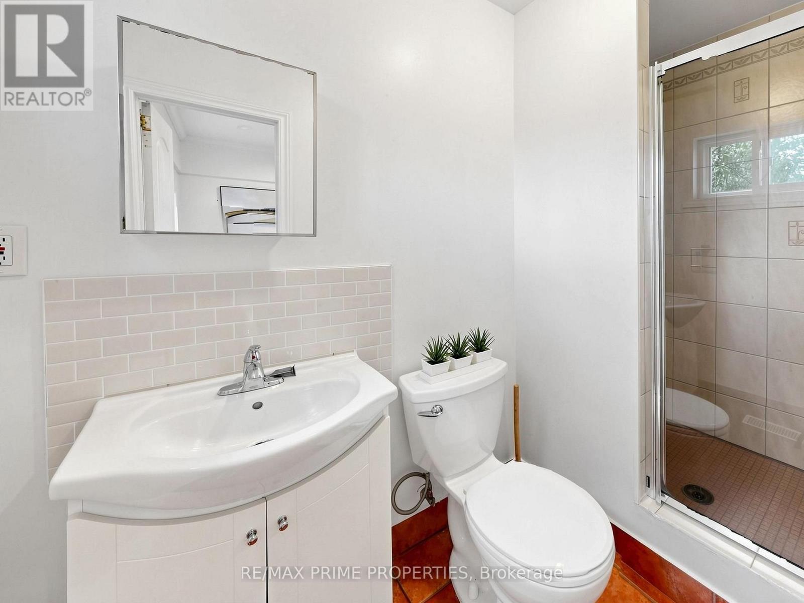 18 Dentonia Park Avenue Property Photo 17
