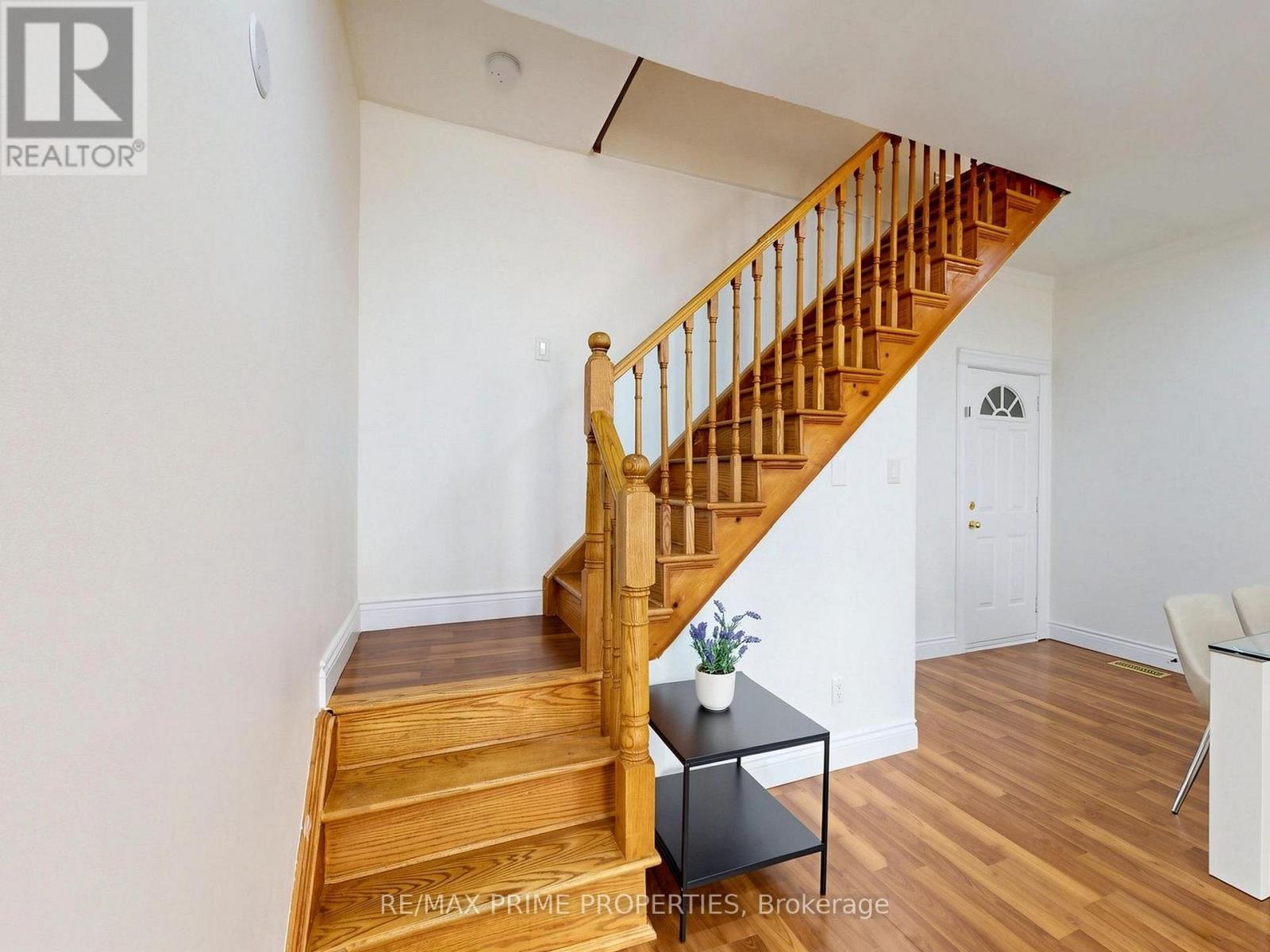18 Dentonia Park Avenue Property Photo 22