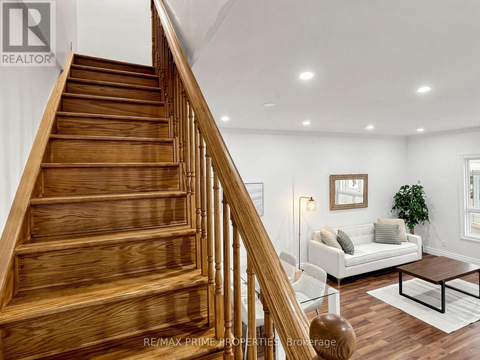 18 Dentonia Park Avenue Property Photo 23