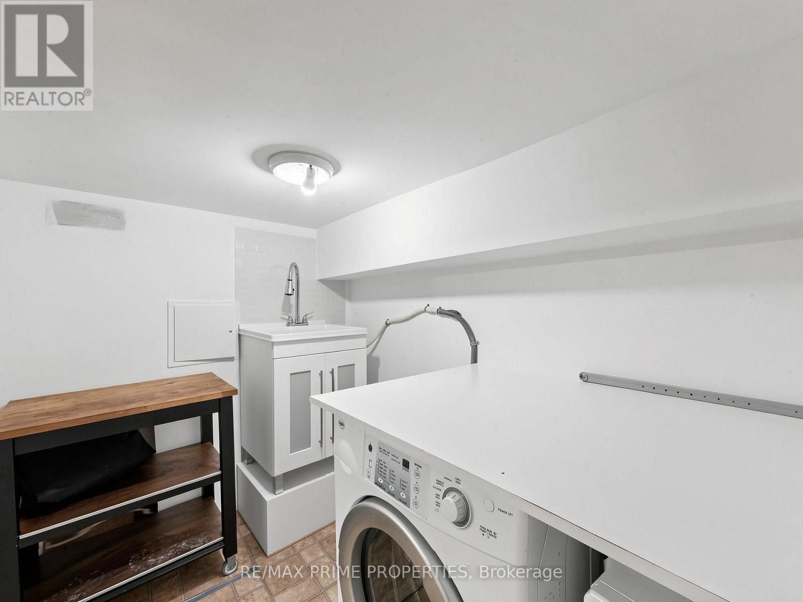 18 Dentonia Park Avenue Property Photo 38