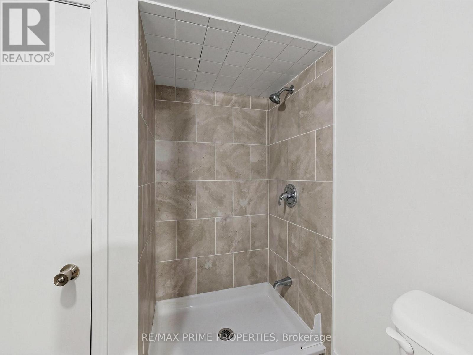 18 Dentonia Park Avenue Property Photo 39