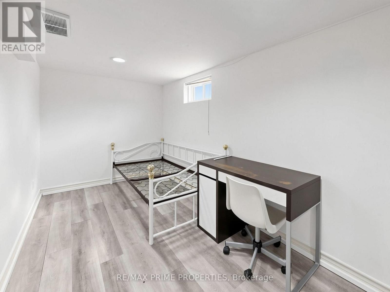 18 Dentonia Park Avenue Property Photo 44