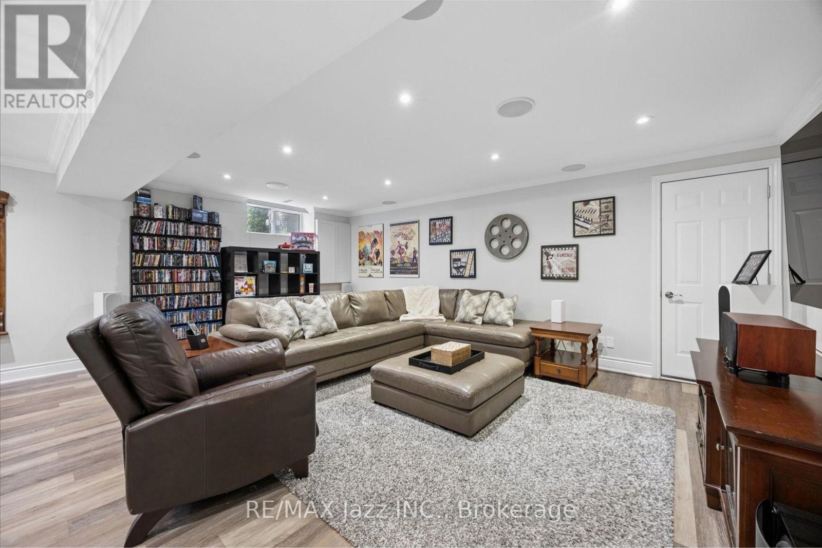 510 Fairglen Avenue Property Photo 36