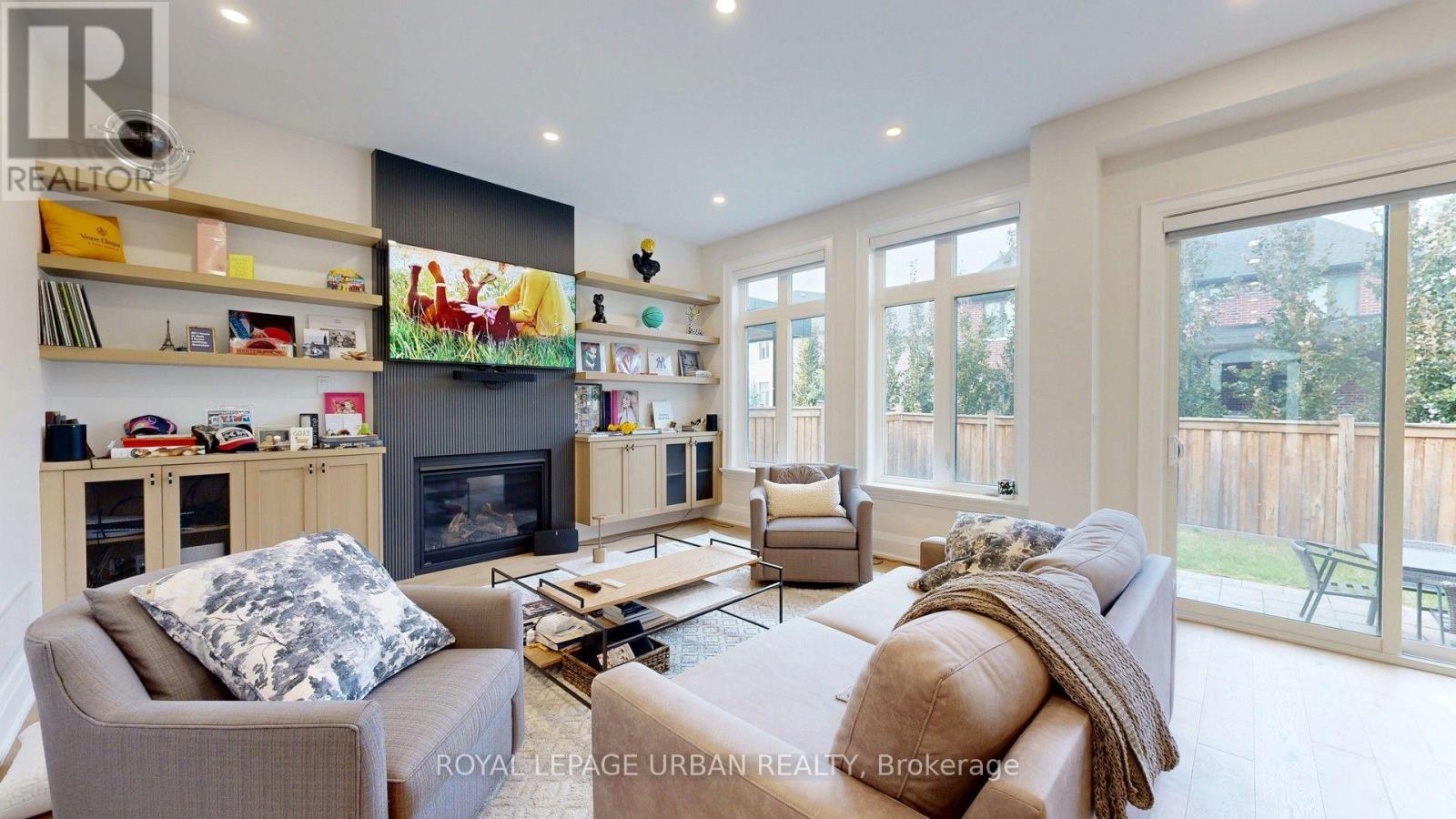 2540 St Clair Avenue E Property Photo 19