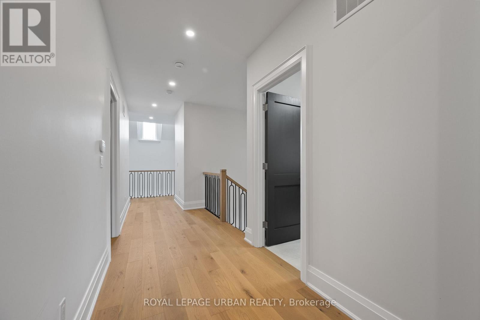 2540 St Clair Avenue E Property Photo 25