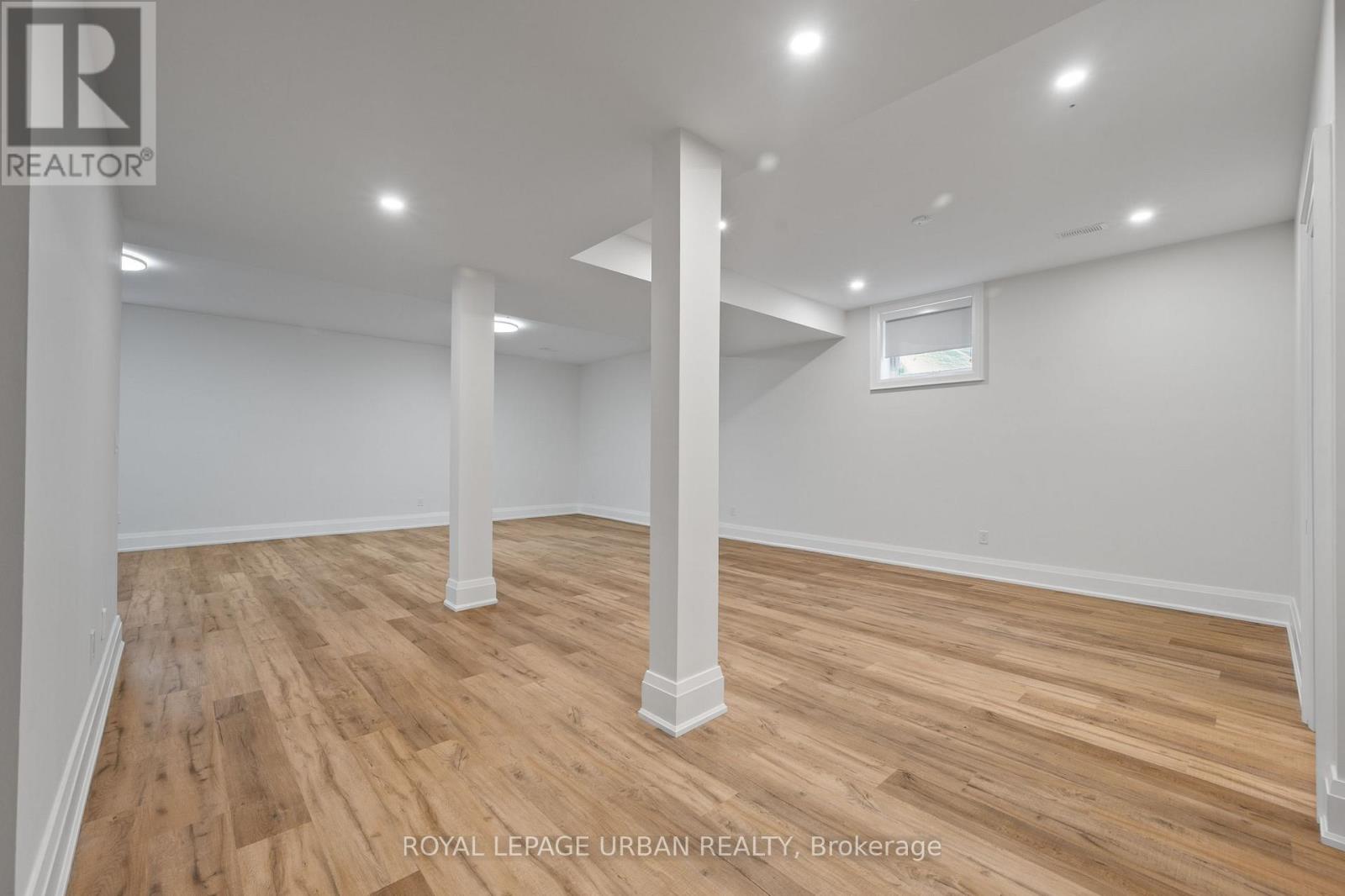 2540 St Clair Avenue E Property Photo 43