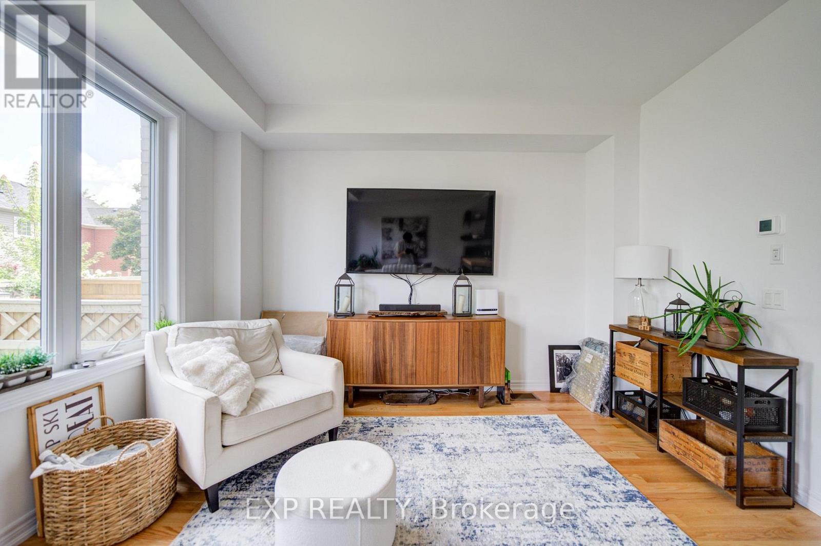 29 Sorbara Way Property Photo 7