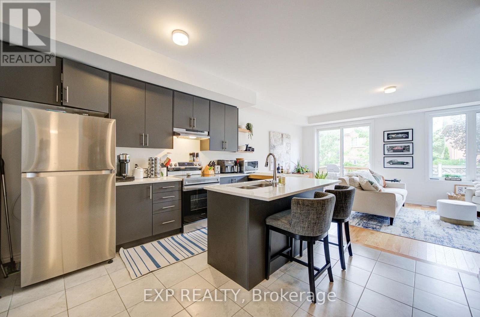 29 Sorbara Way Property Photo 12