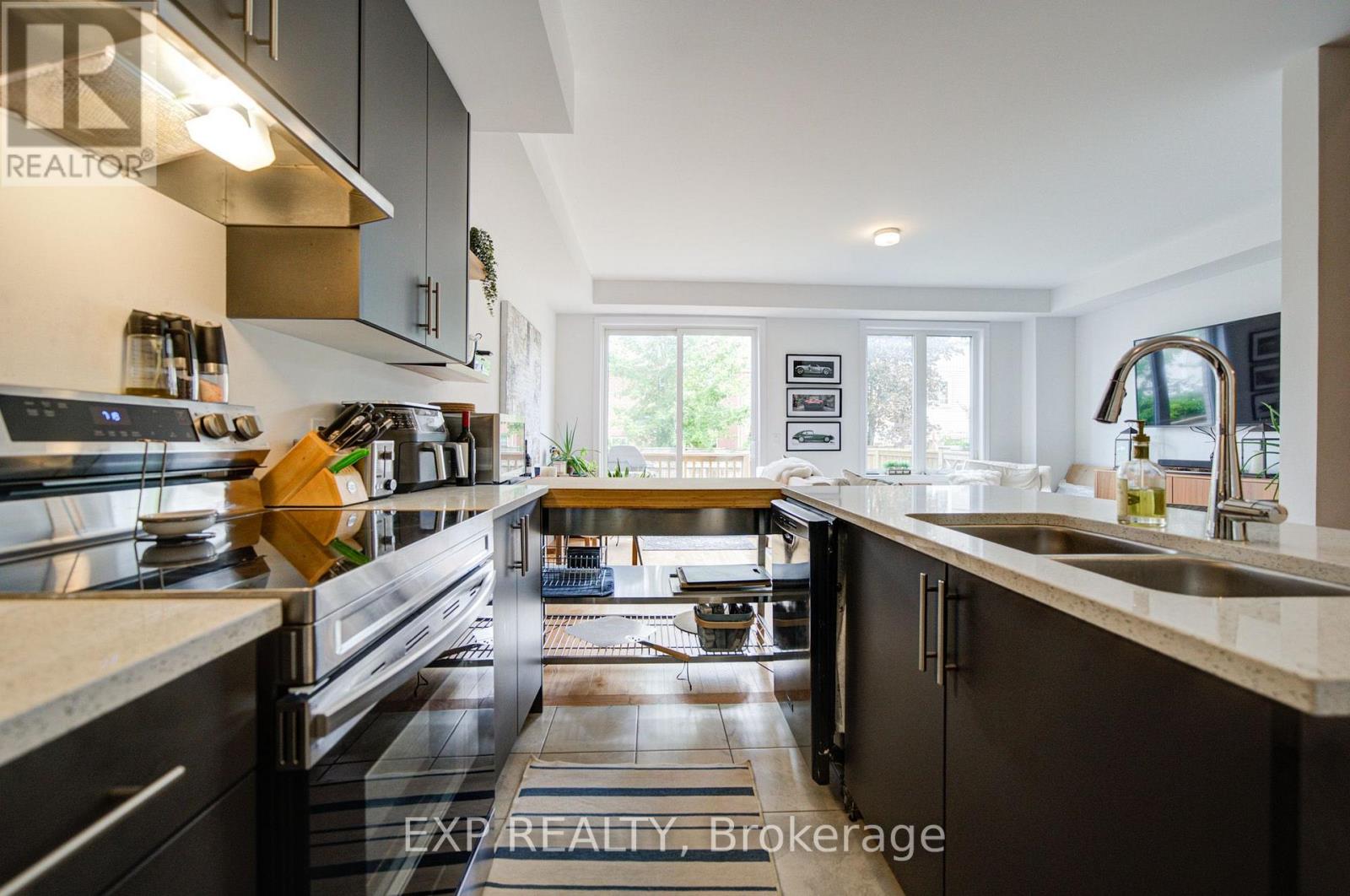 29 Sorbara Way Property Photo 17