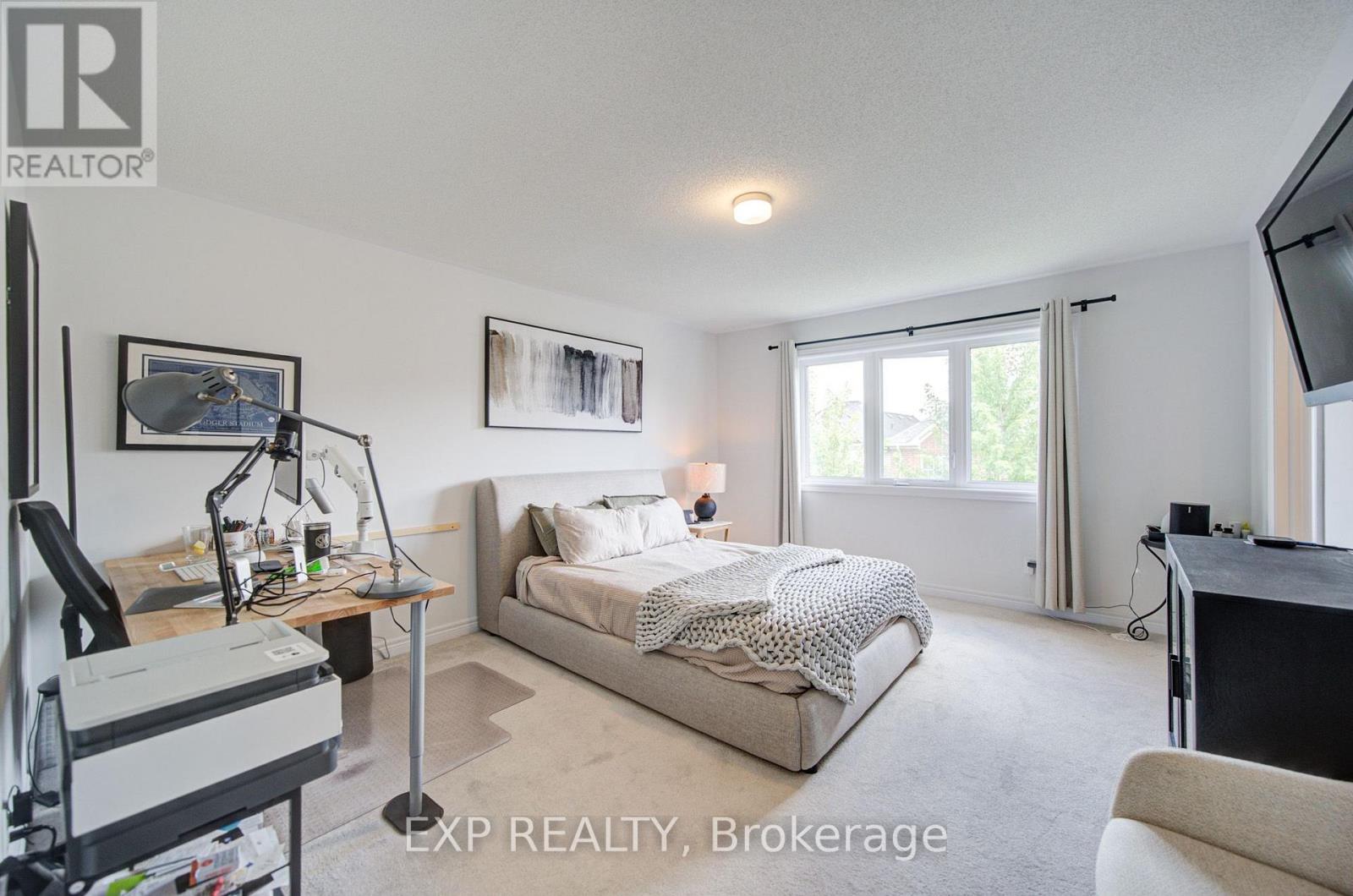 29 Sorbara Way Property Photo 23