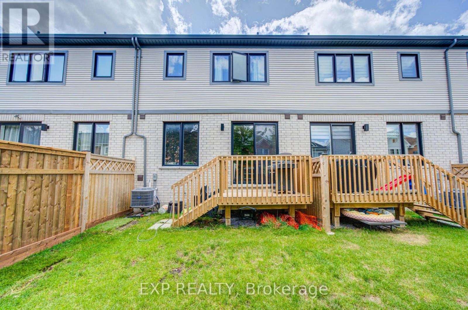 29 Sorbara Way Property Photo 41