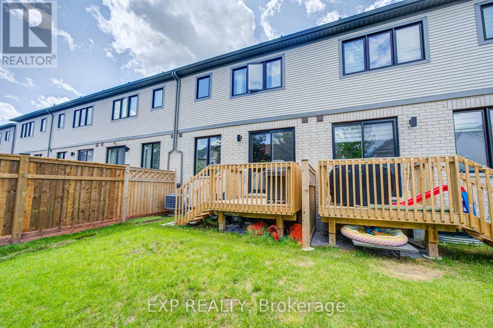 29 Sorbara Way Property Photo 42