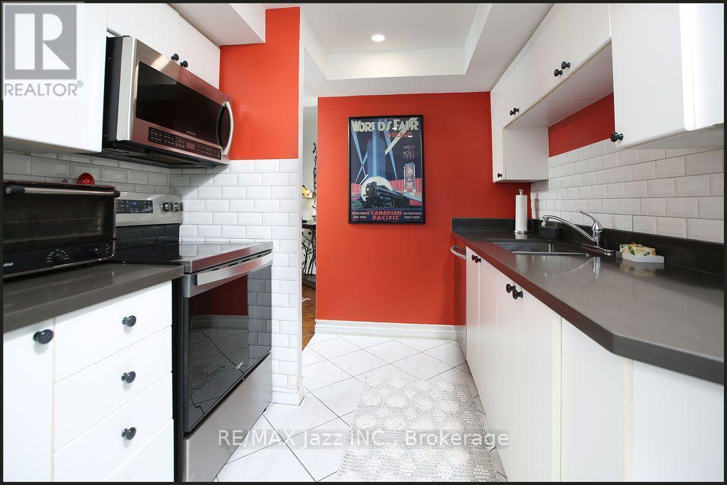 105 - 360 Watson Street W Property Photo 14