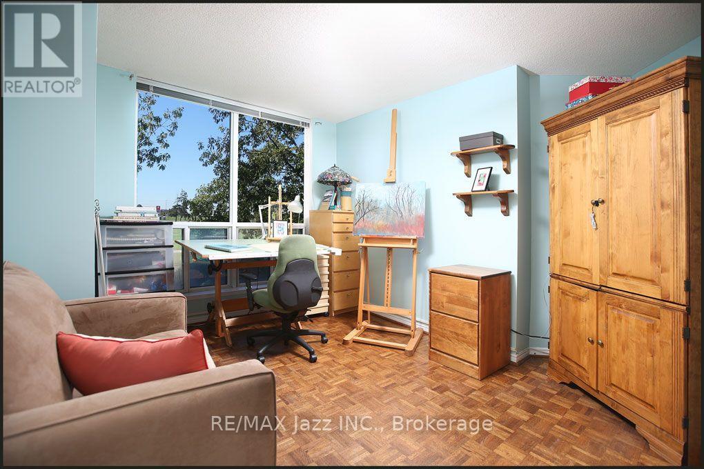 105 - 360 Watson Street W Property Photo 20