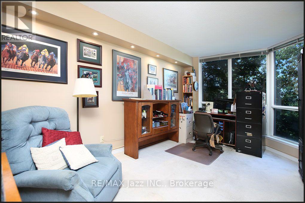 105 - 360 Watson Street W Property Photo 21