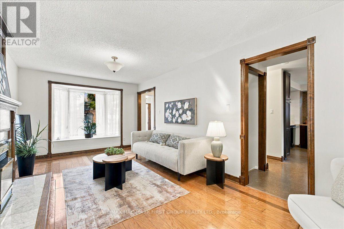 23 Flowers Crescent Property Photo 6