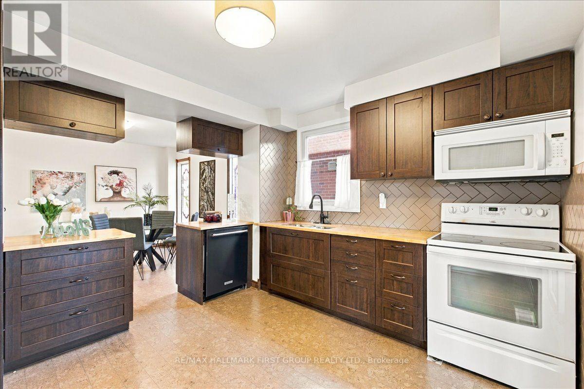 23 Flowers Crescent Property Photo 7