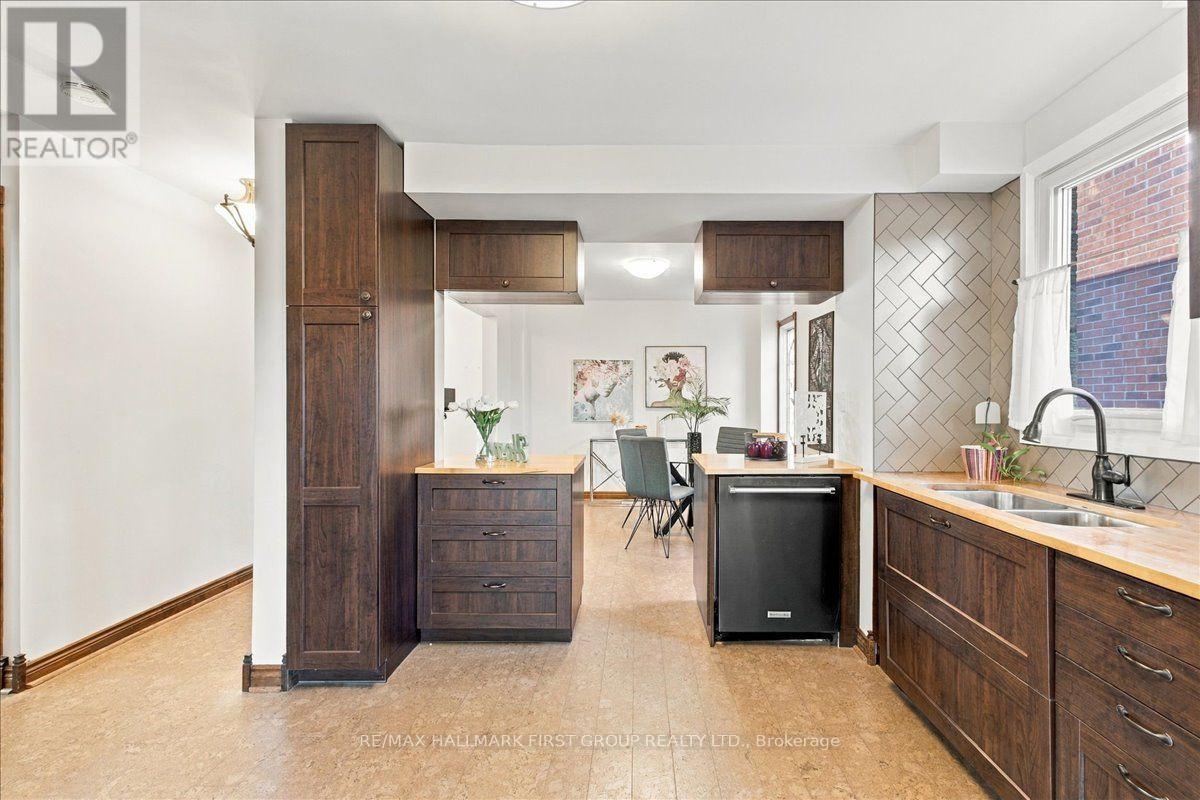 23 Flowers Crescent Property Photo 8