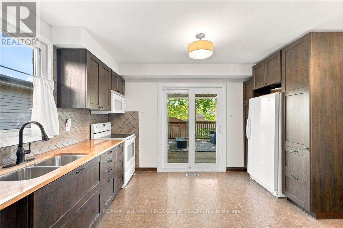 23 Flowers Crescent Property Photo 9
