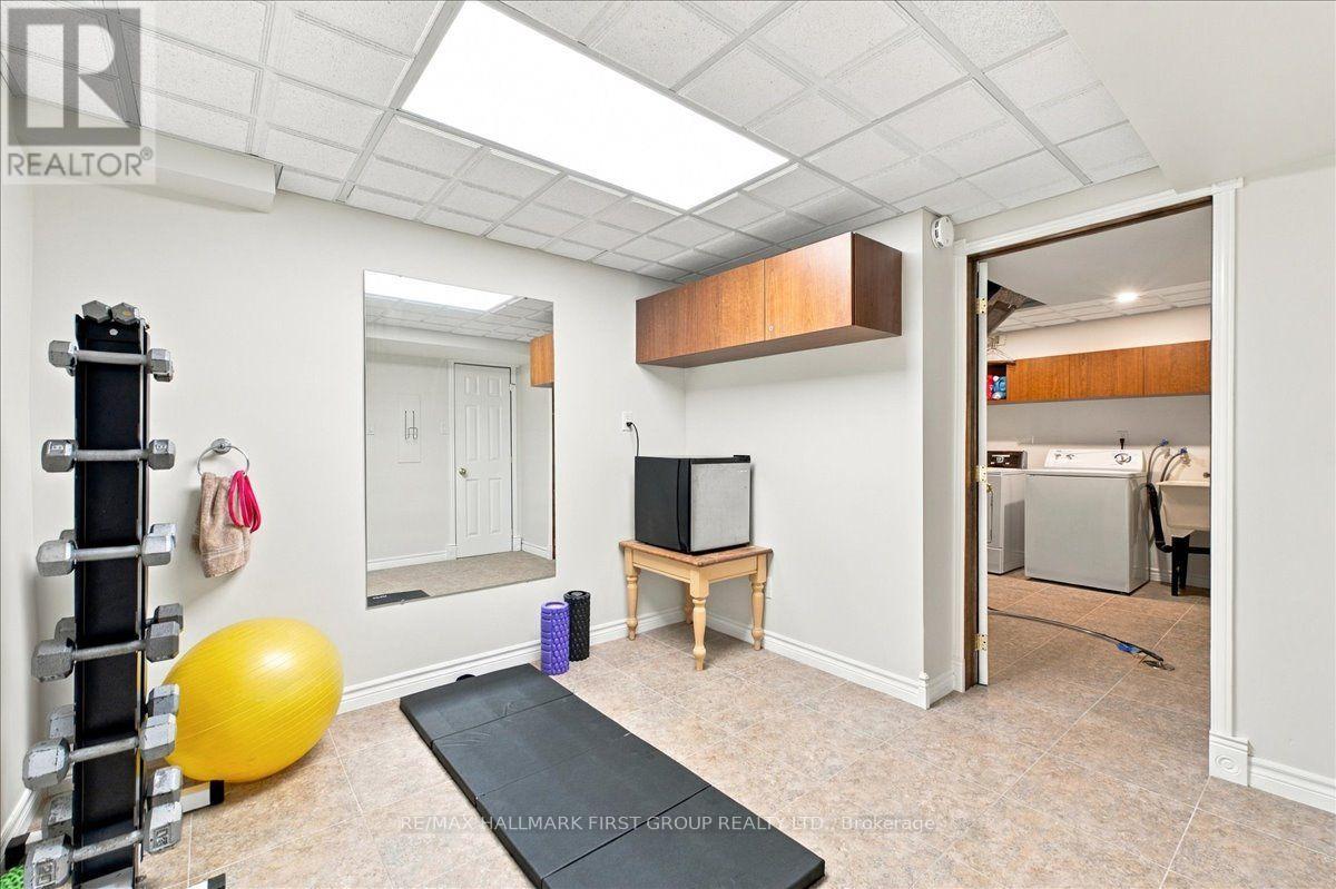 23 Flowers Crescent Property Photo 22