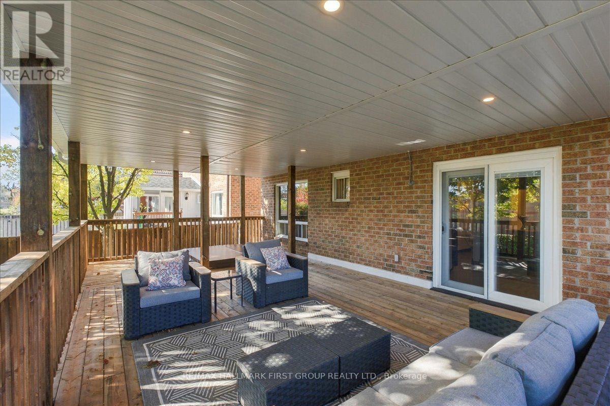 23 Flowers Crescent Property Photo 24