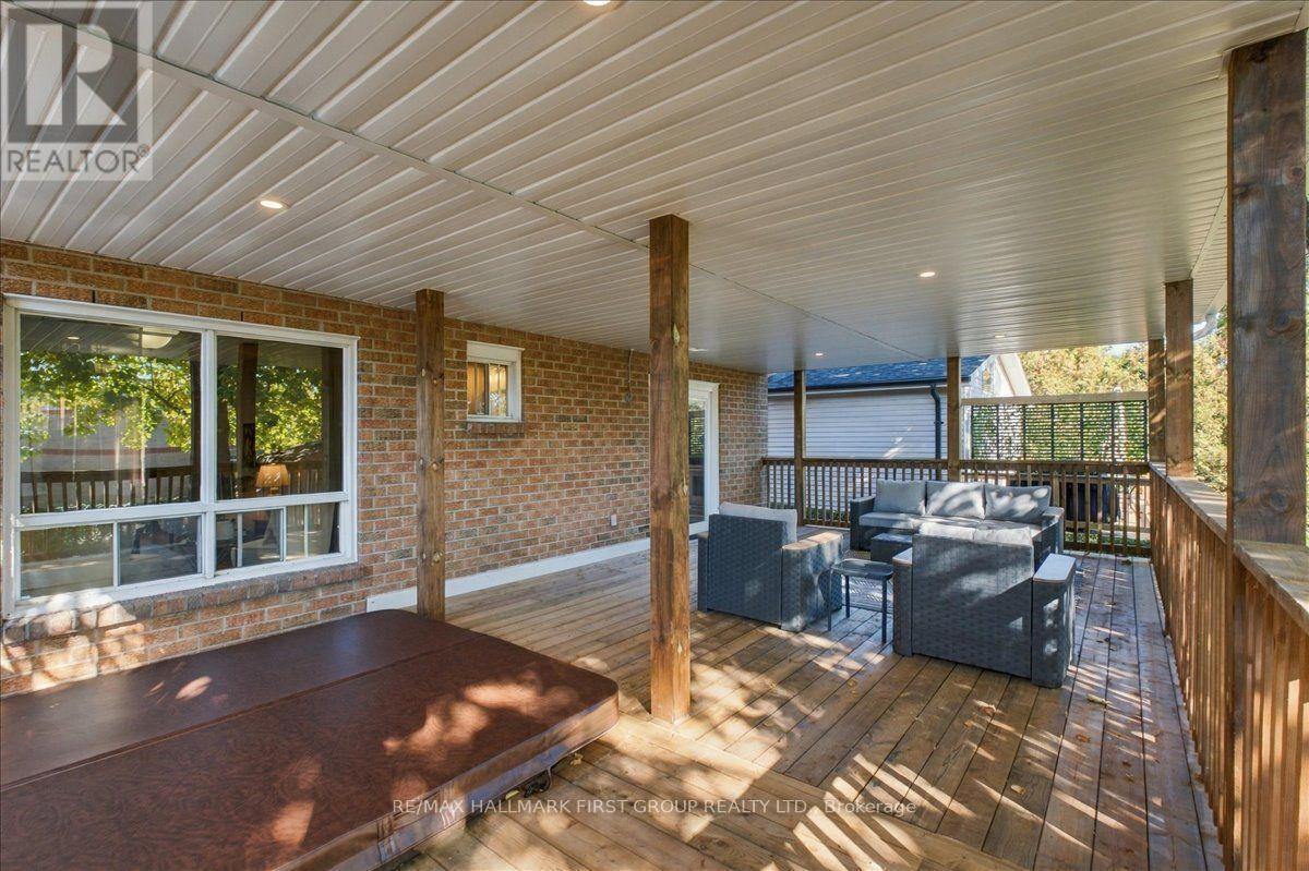 23 Flowers Crescent Property Photo 25