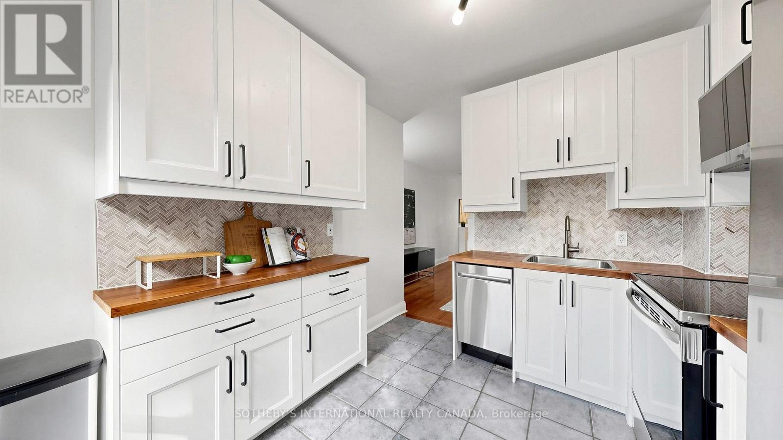 213 Oakcrest Avenue Property Photo 11