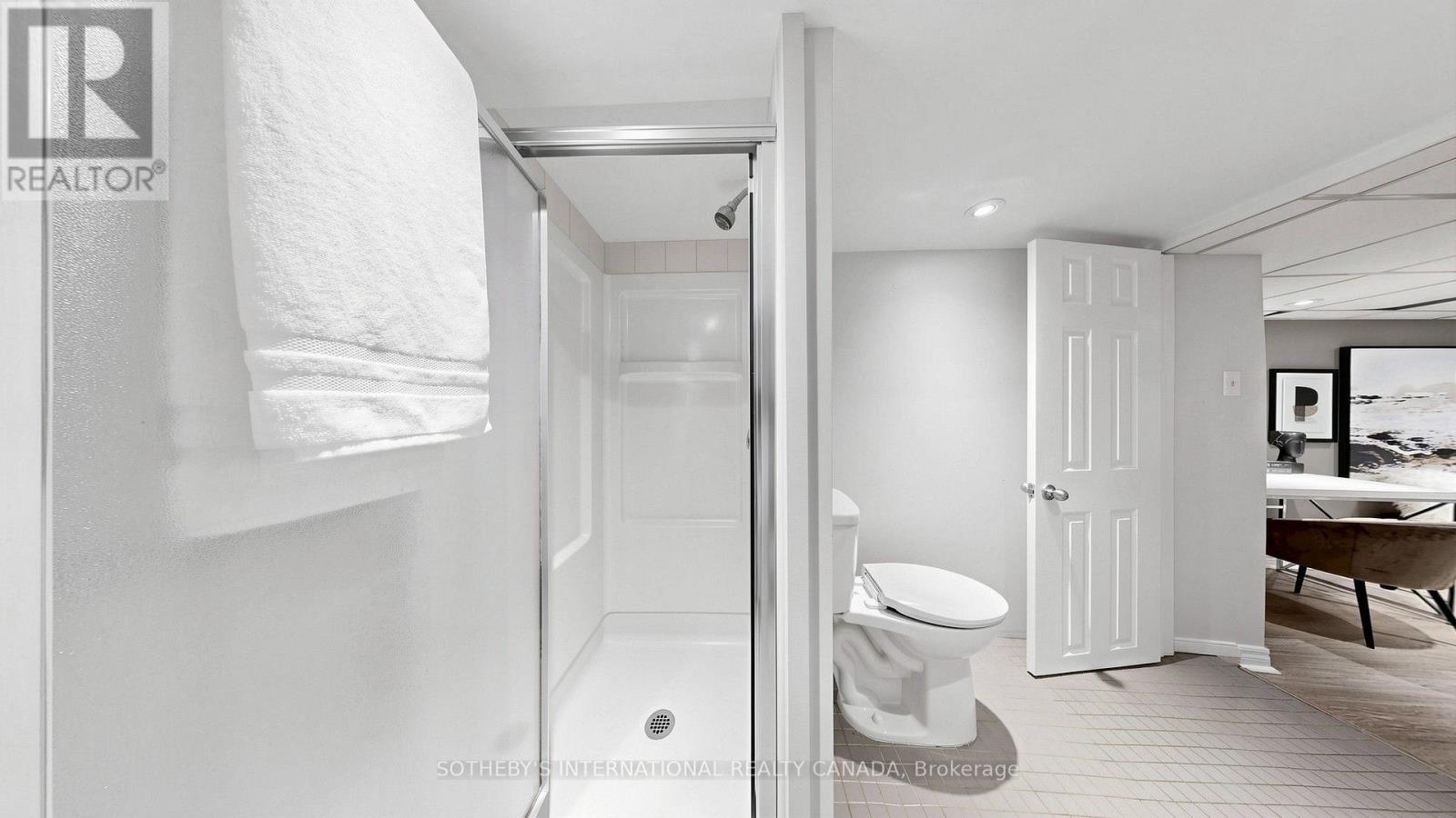 213 Oakcrest Avenue Property Photo 20