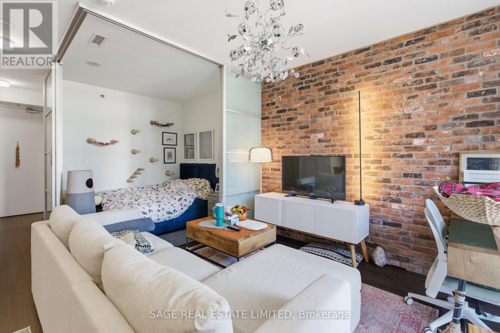 533 - 88 Colgate Avenue Property Photo 3
