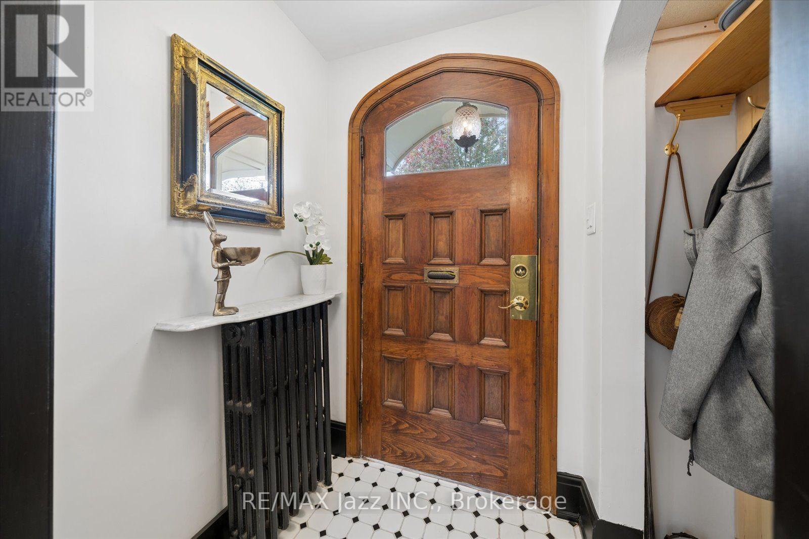 621 Masson Street Property Photo 6
