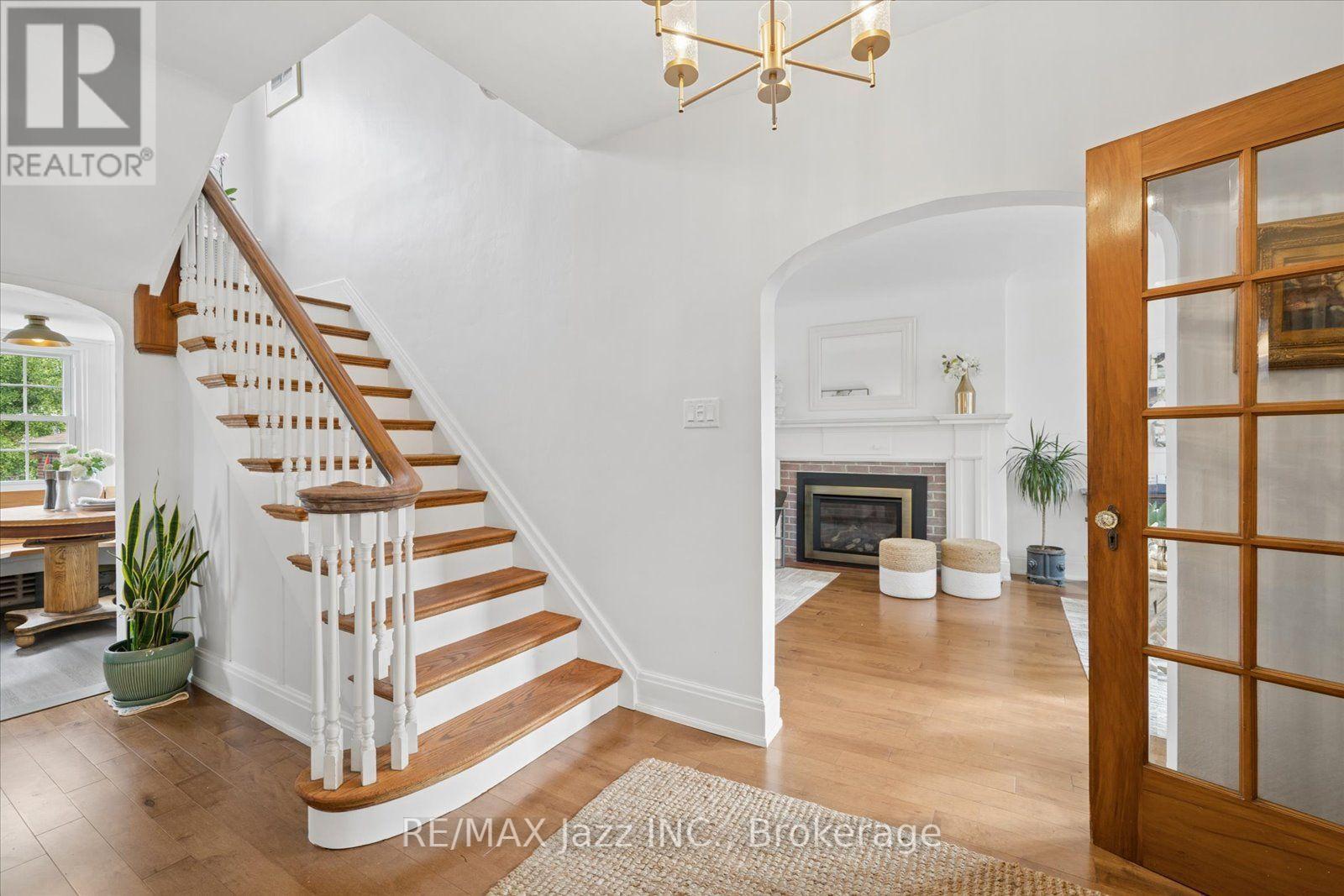 621 Masson Street Property Photo 8