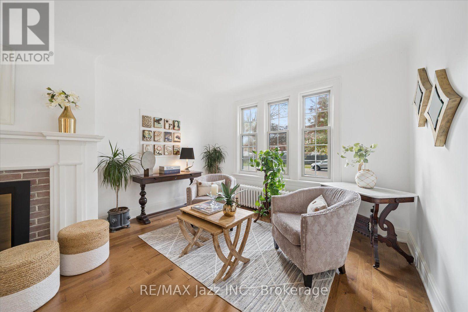 621 Masson Street Property Photo 9