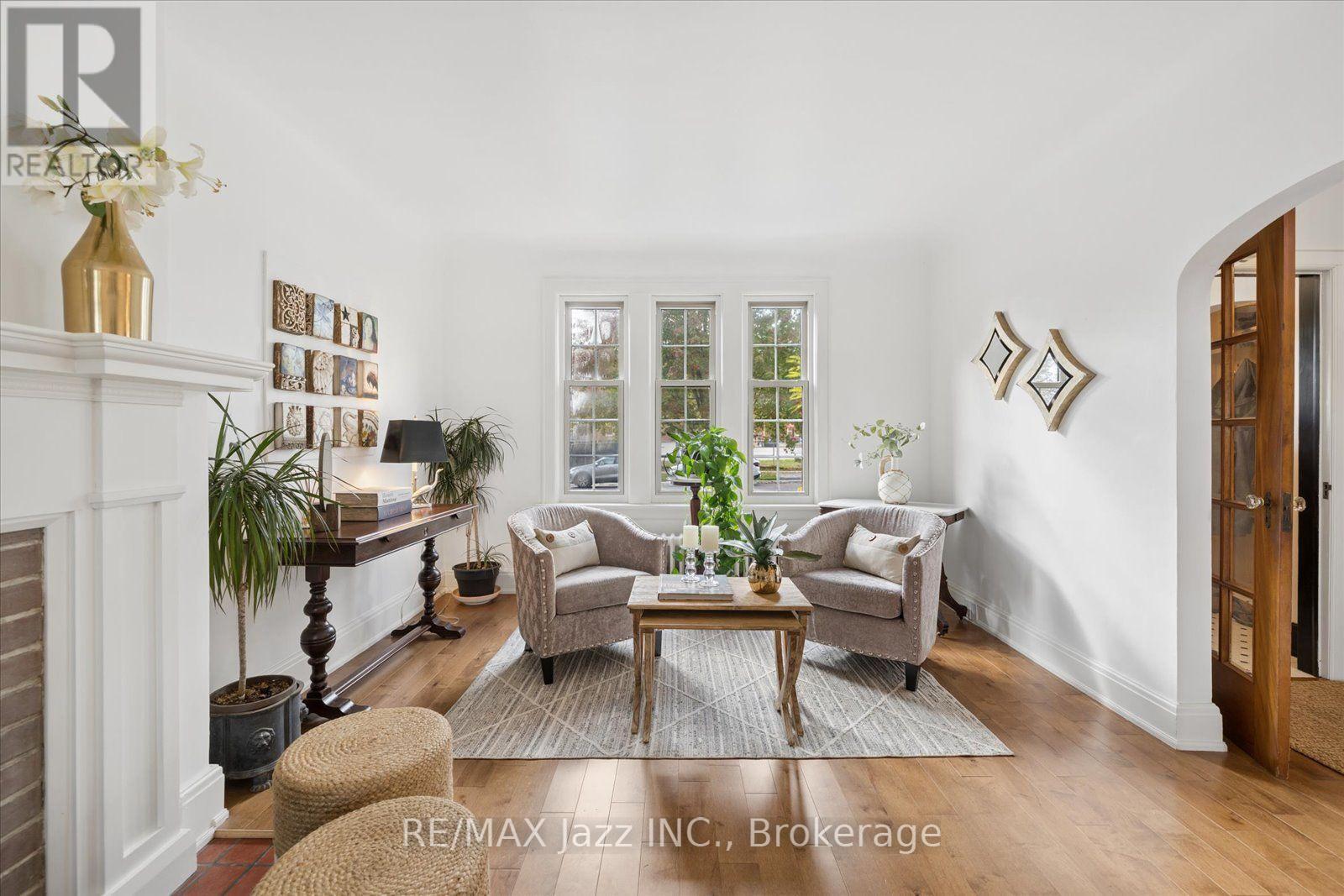 621 Masson Street Property Photo 10