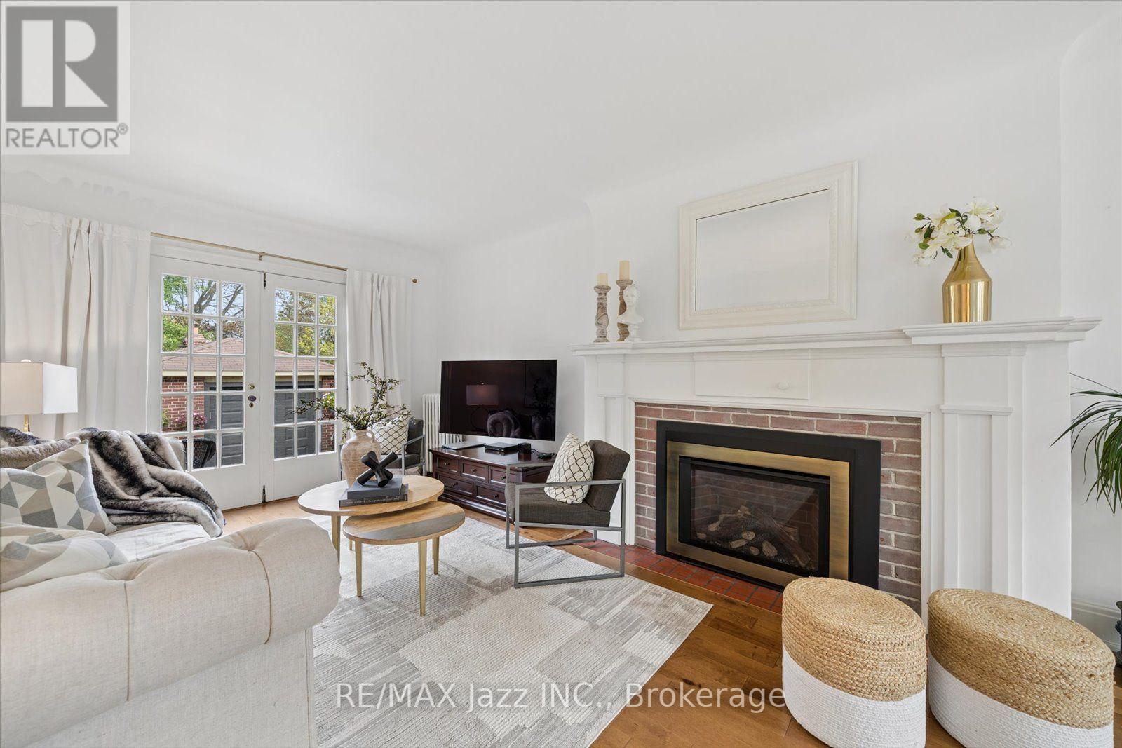 621 Masson Street Property Photo 12