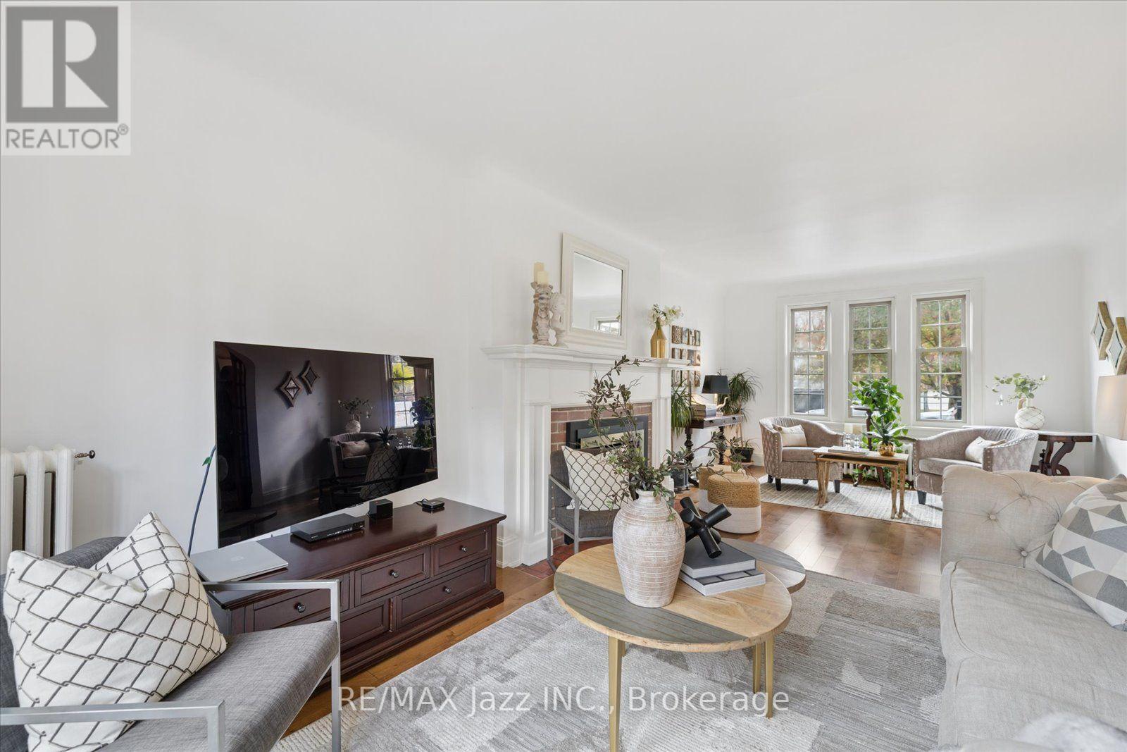 621 Masson Street Property Photo 15