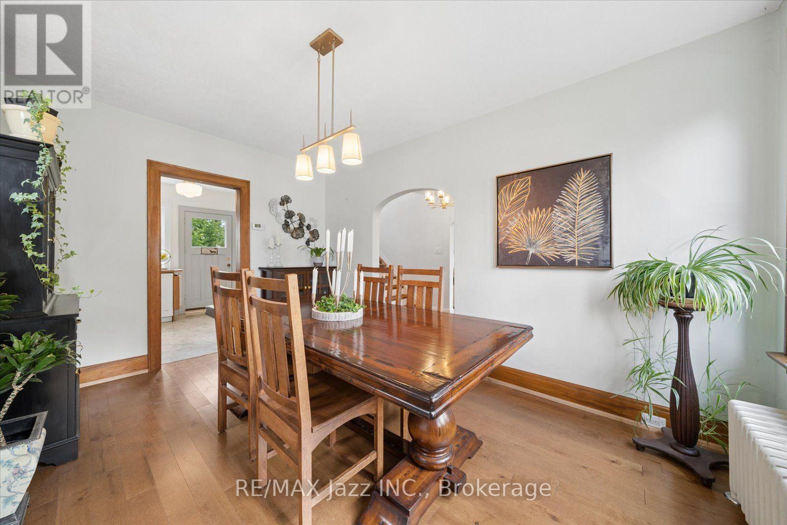 621 Masson Street Property Photo 19