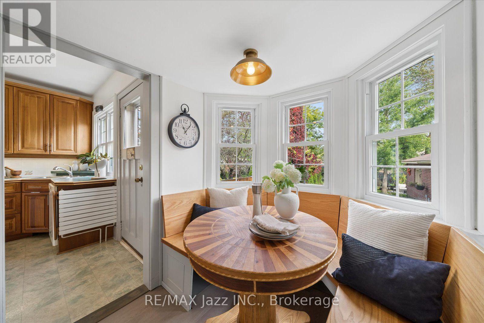 621 Masson Street Property Photo 24