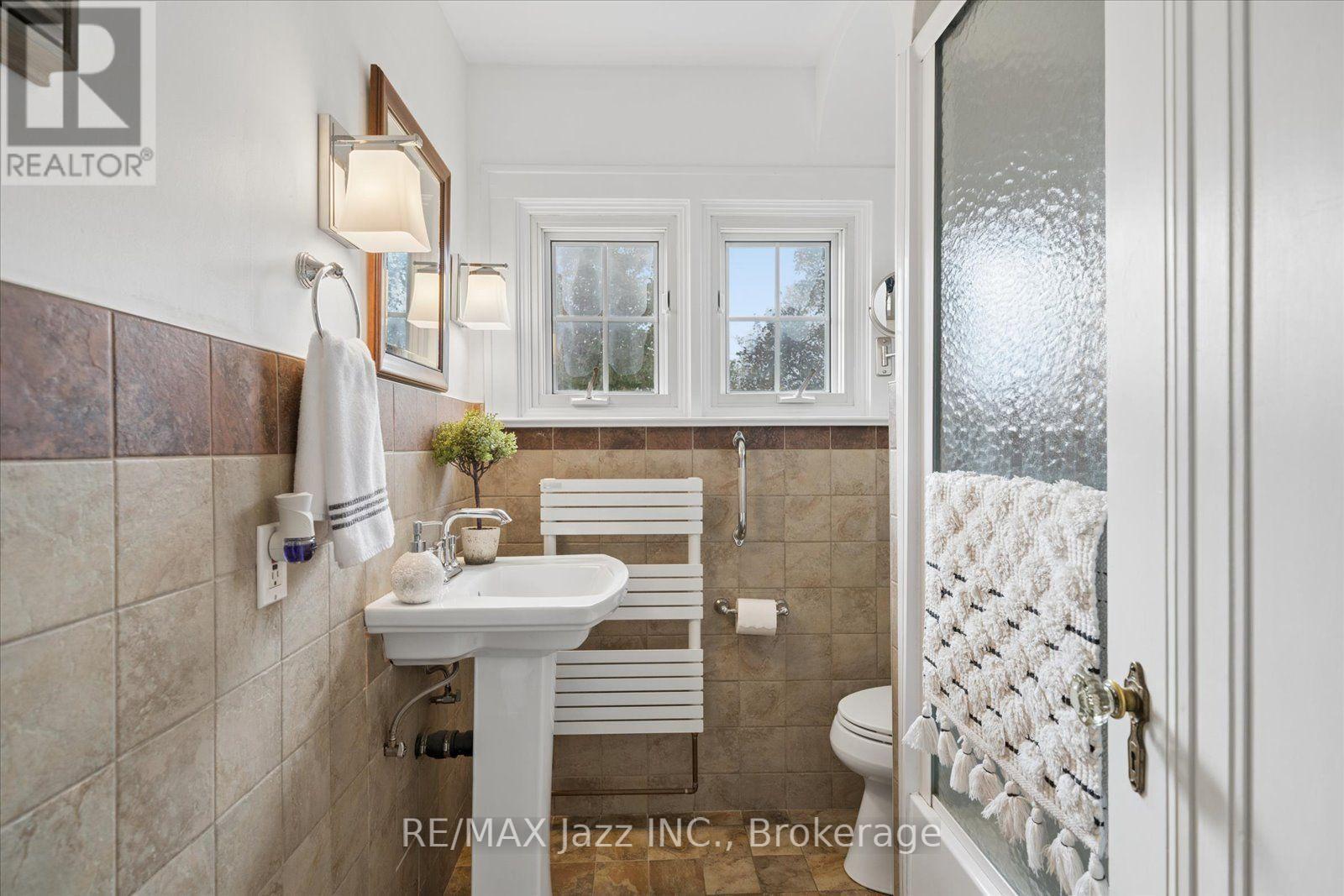 621 Masson Street Property Photo 29