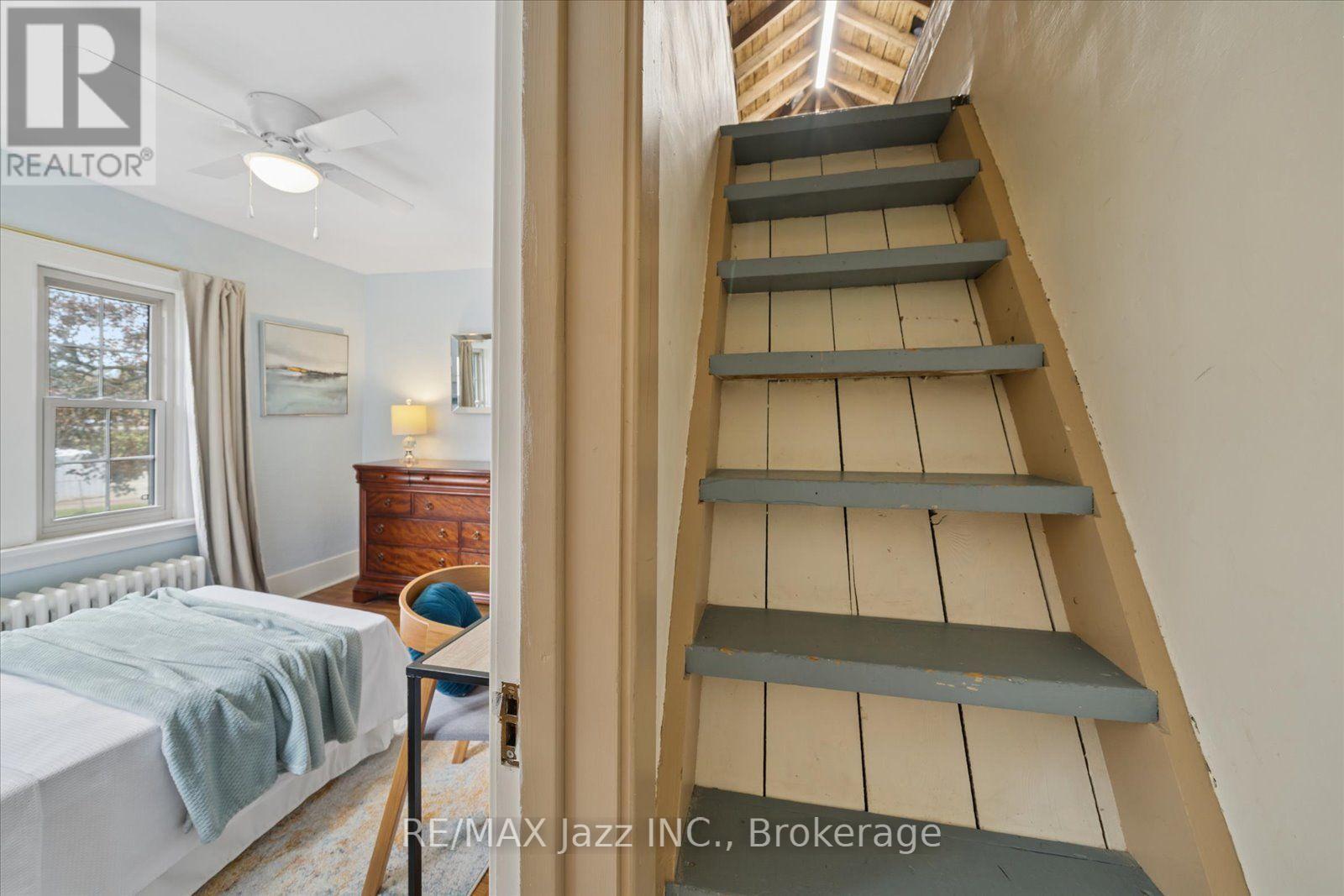 621 Masson Street Property Photo 36