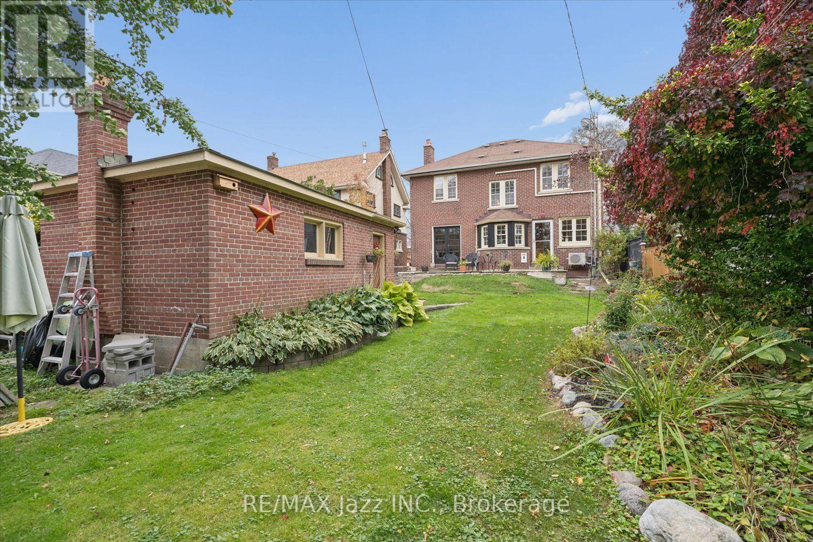 621 Masson Street Property Photo 44