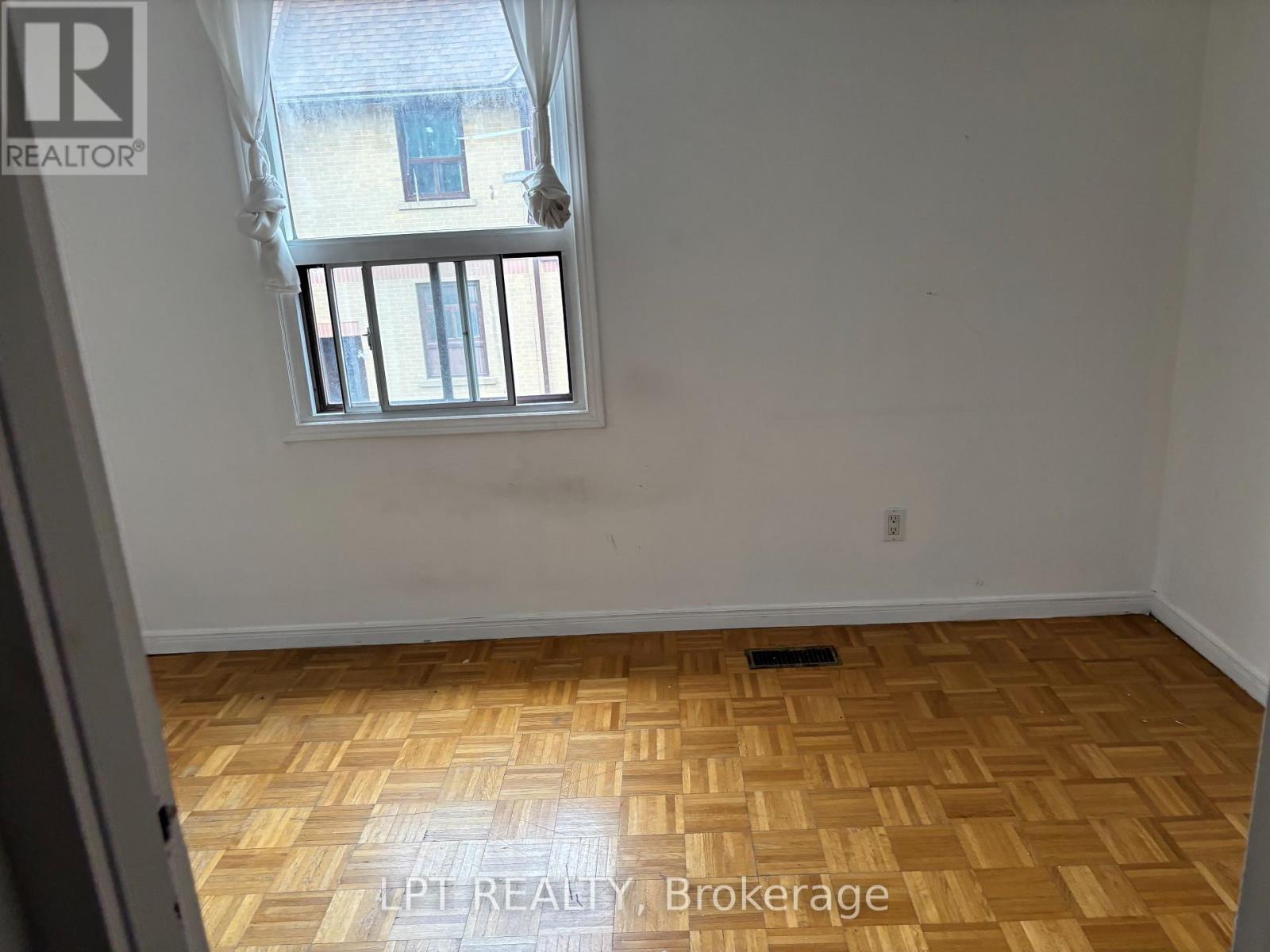 167 - 275 Broadview Avenue Property Photo 7