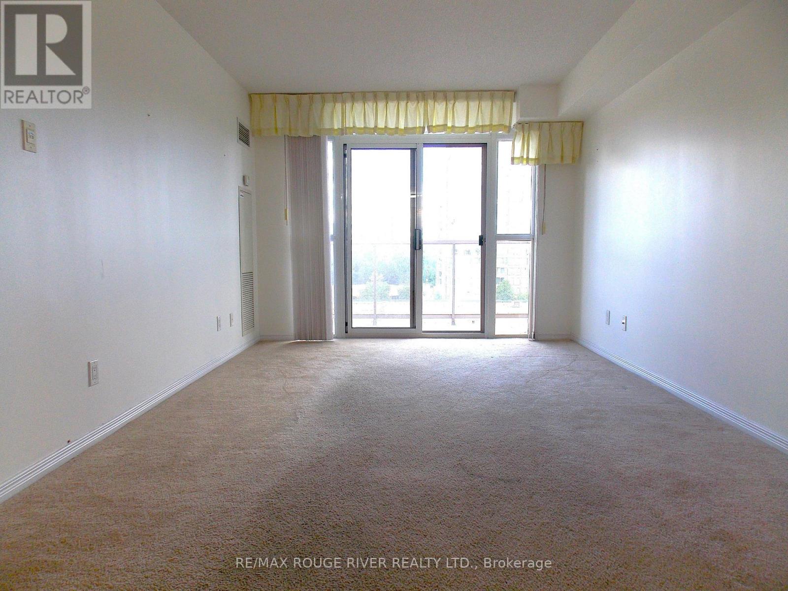 726 - 3650 Kingston Road Property Photo 4