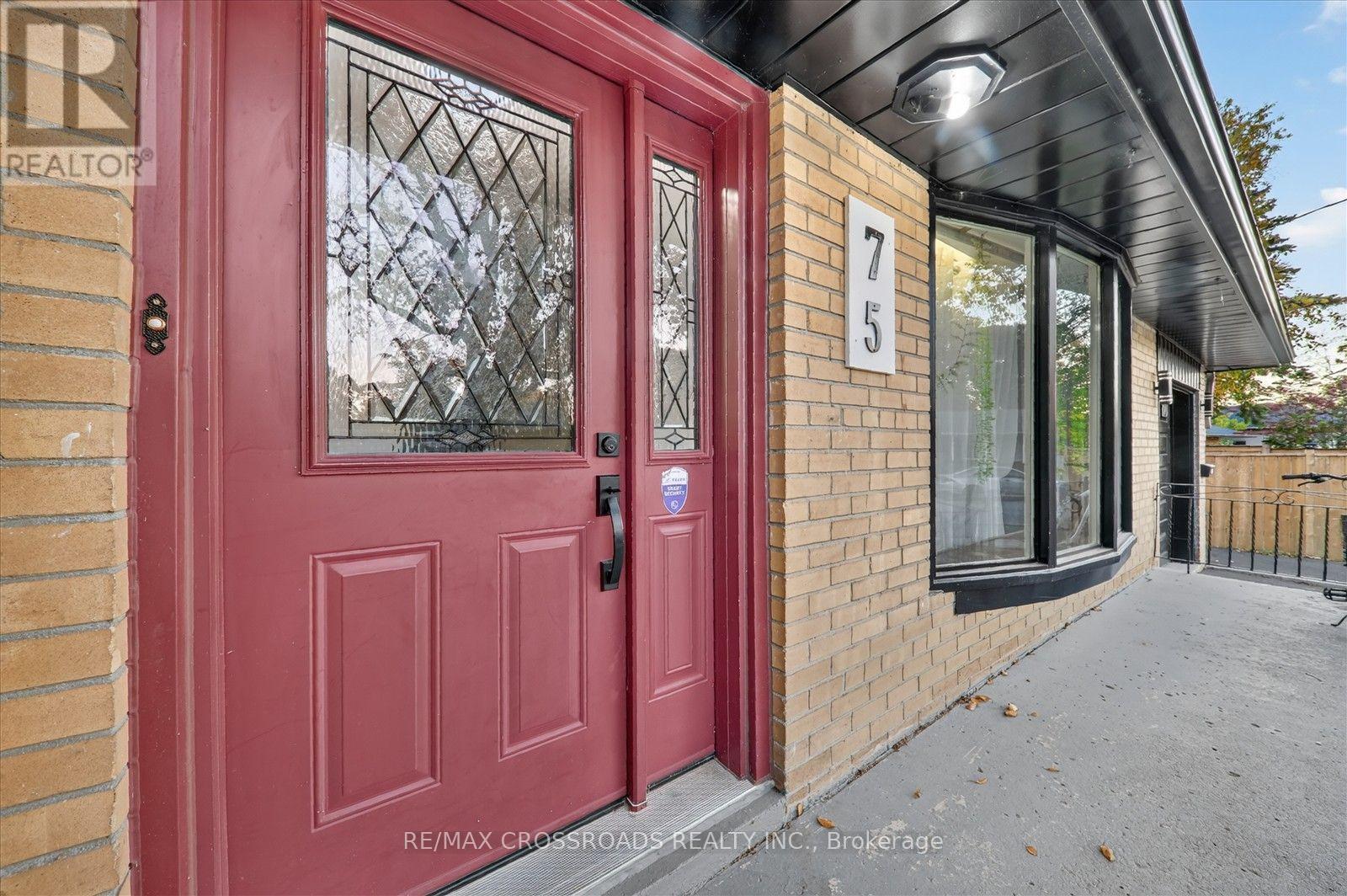 75 Fordover Drive Property Photo 4